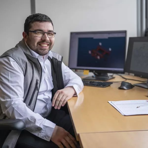 Rencontrez Julien, Technicien documentation et données techniques